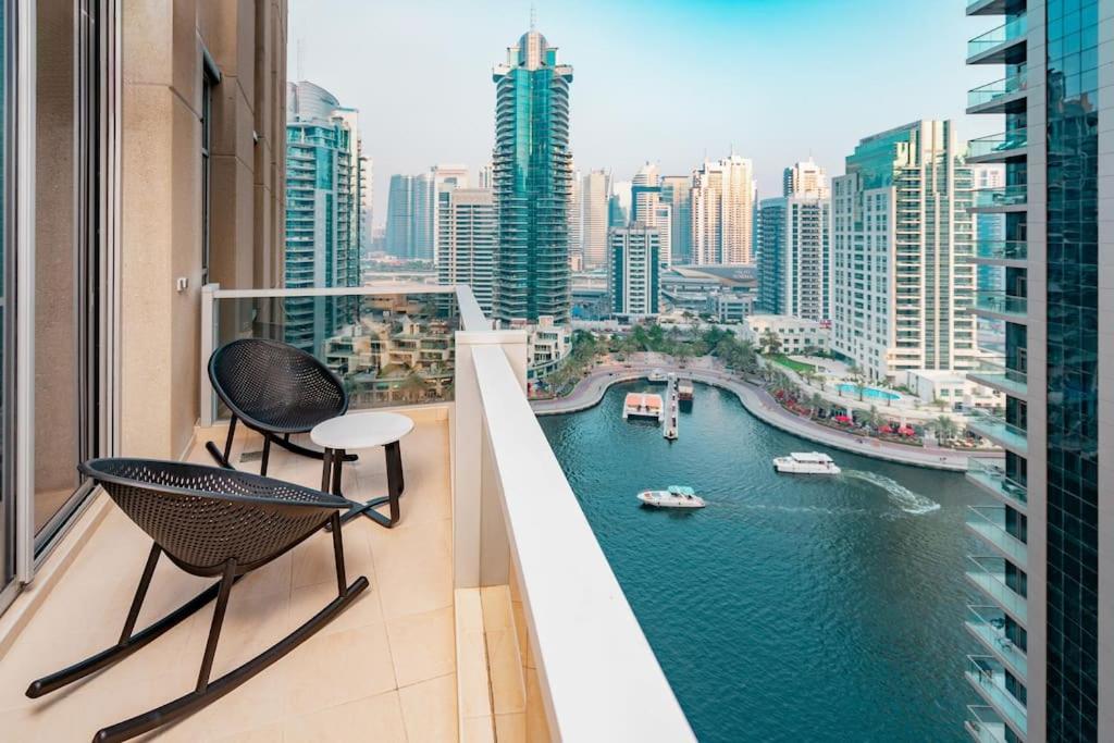 Prime Retreats - Steps To Grosvenor Marina Apartment