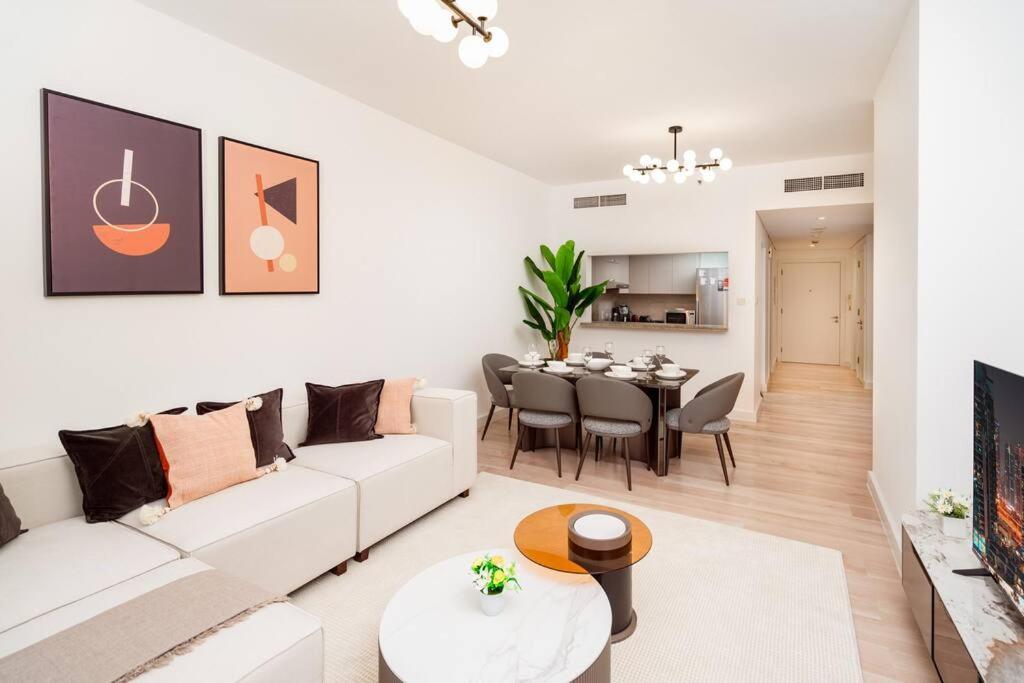 Prime Retreats - Steps To Grosvenor Marina Apartment