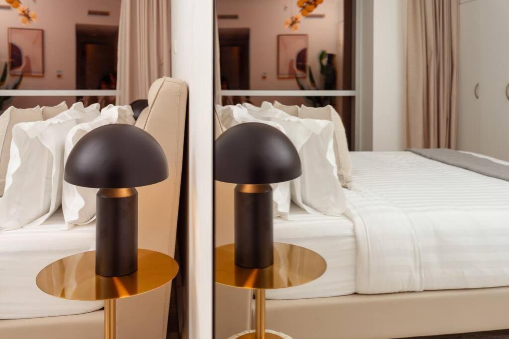 Apartment Prime Retreats - Steps To Grosvenor Marina