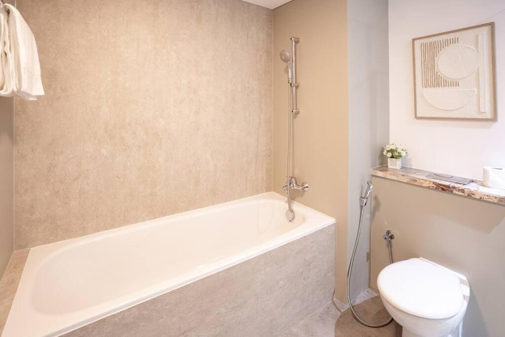 Apartment Prime Retreats - Steps To Grosvenor Marina