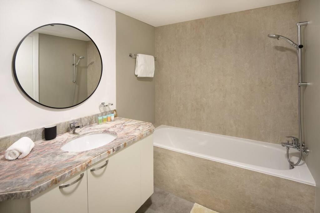 Apartment Prime Retreats - Steps To Grosvenor Marina Dubai